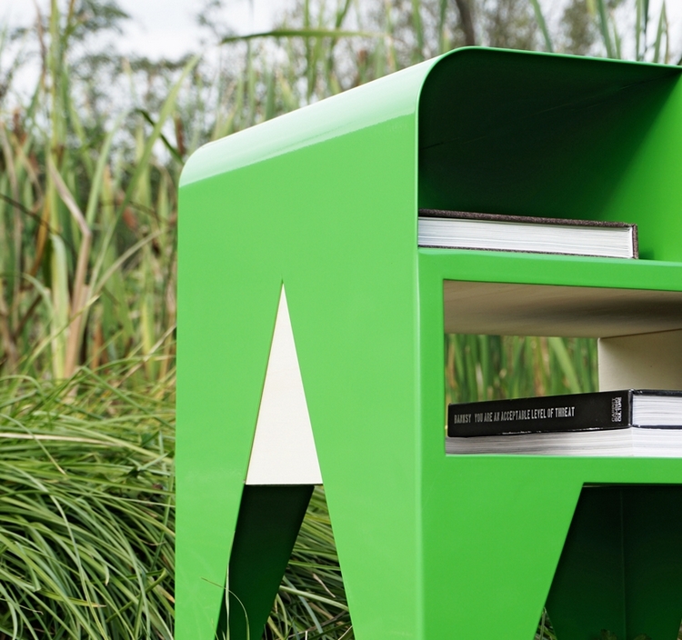 frog-side-table-4