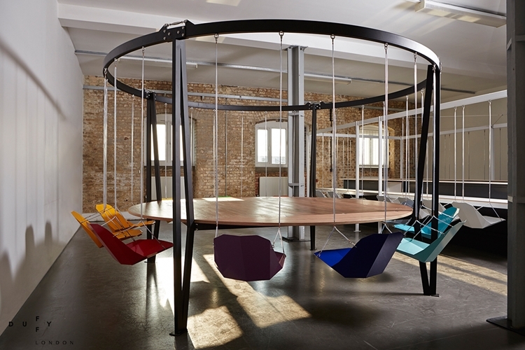 king-arthur-round-swing-table-1