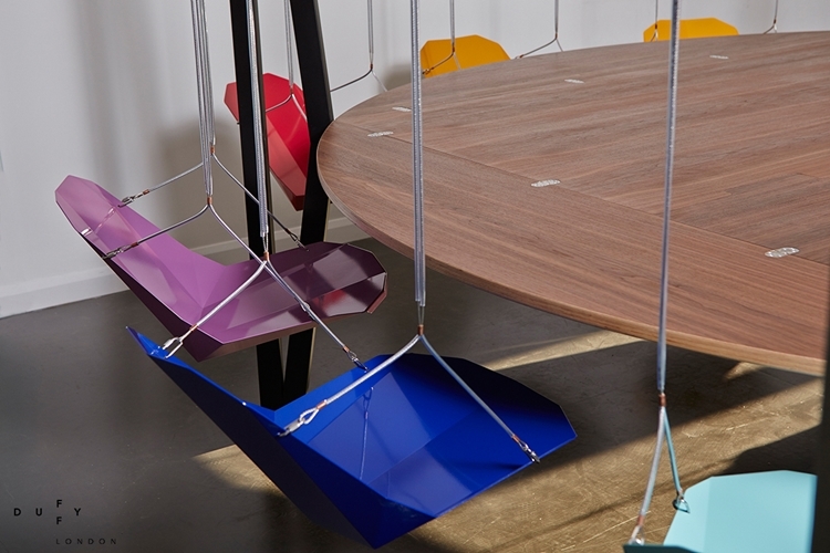 king-arthur-round-swing-table-4