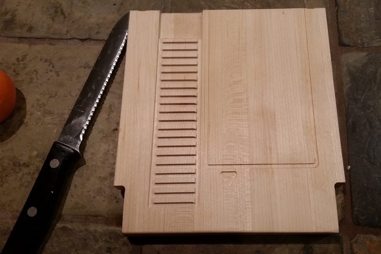 NES-cartridge-cutting-board-1