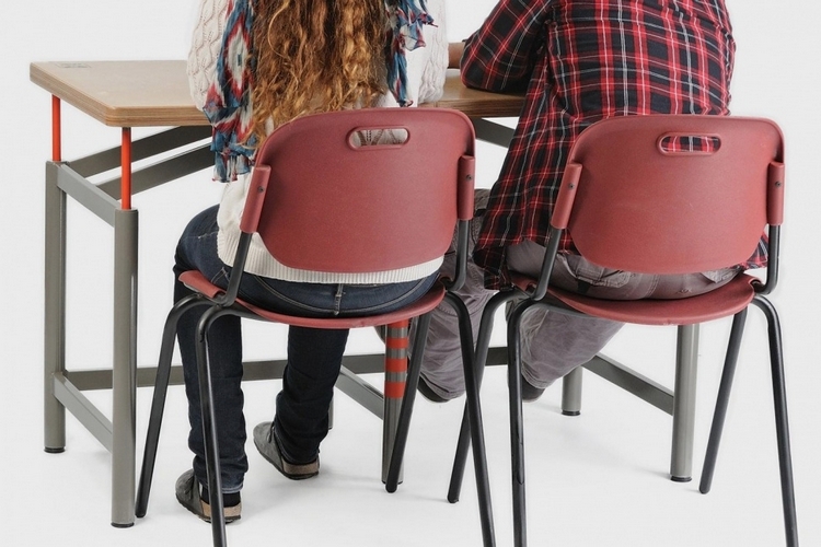 earthquake-proof-desk-2